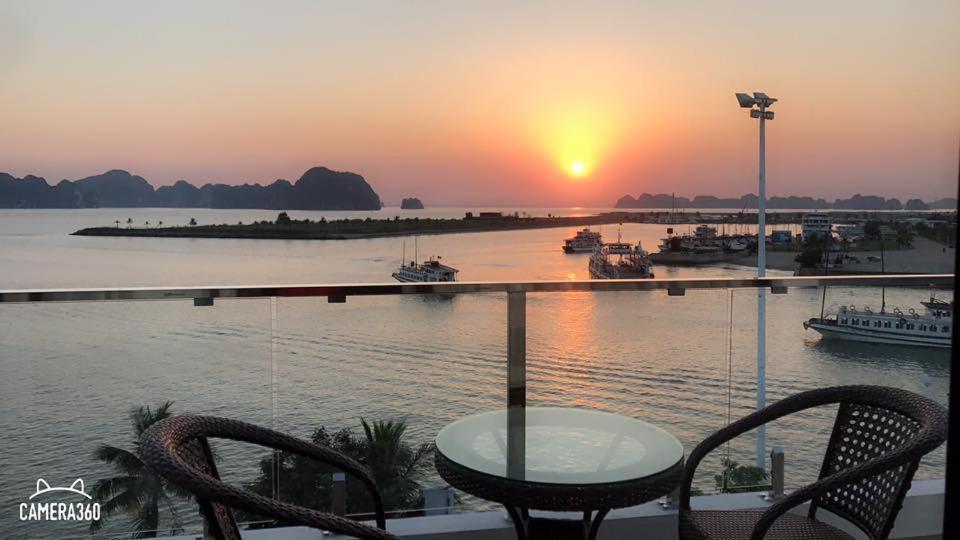 Sun Bay Tuan Chau Hotel Ha Long Exterior photo